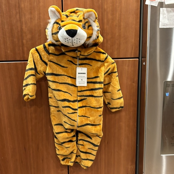 Qiaoniuniu Zebra  Costume  with Tail  New With Tag Fit size 2-3 - Picture 13 of 16